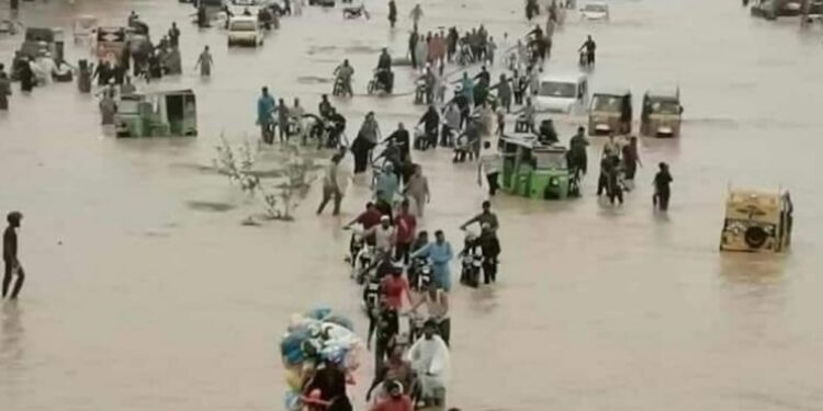 کراچی میں مسلسل 7ویں روز موسلادھار برسات