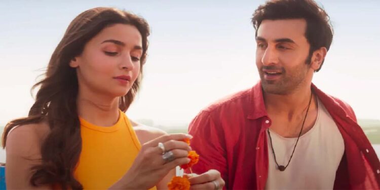 ‘کیسریا’ گانا سنا تو ذہن میں ‘لاری چھوٹی’ گانا چلنے لگا