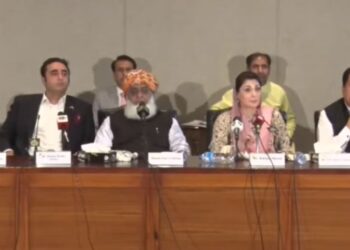 ڈپٹی اسپیکر رولنگ کیس: حکمراں اتحاد کی  فل کورٹ بنانے کی درخواست