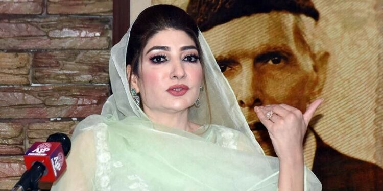 ”بیوٹی کونٹیسٹ کے لیے آئی ہیں”، ترجمان بلوچستان تنقید کا شکار