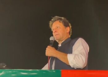 ملکی اداروں کے خلاف جنگ لڑنے نہیں نکلا، عمران خان