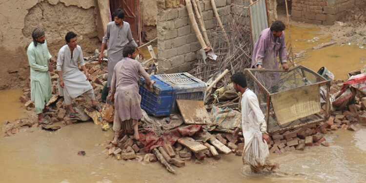 ملک بھر میں مون سون بارشوں سے 77 اموات