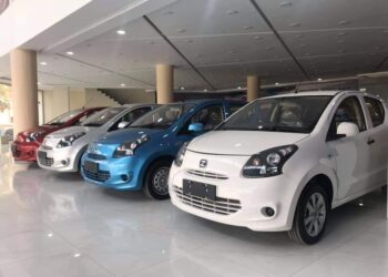 مہنگی مہنگی گاڑیاں پھر  اس قدر کیوں غیر معیاری؟