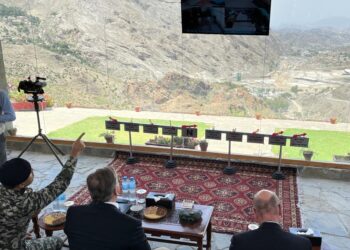 شیریں مزاری کی امریکی حکام پرتنقید ان کے گلے پڑگئی