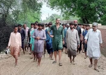 یہ مست قلندر لڑکا کون ہے؟