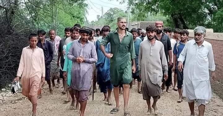 یہ مست قلندر لڑکا کون ہے؟