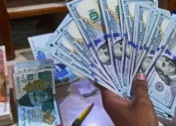 ملک میں ڈالر کی قدر میں مزید کمی ہوگئی
