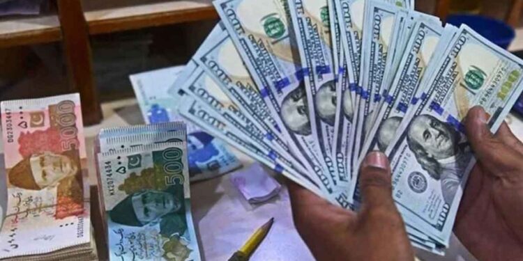 ملک میں ڈالر کی قدر میں مزید کمی ہوگئی