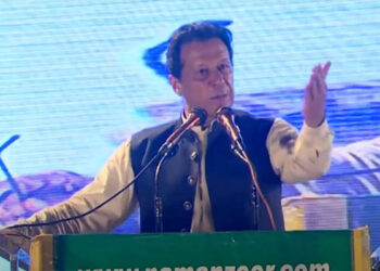 خاتون جج کو دھمکانے پر عمران خان 31 اگست کو طلب
