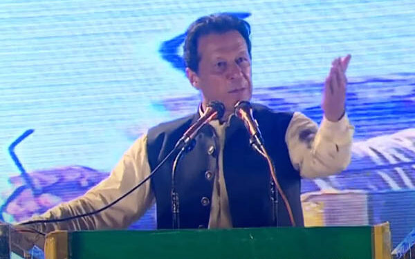 خاتون جج کو دھمکانے پر عمران خان 31 اگست کو طلب