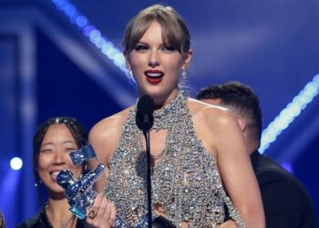 ٹیلر سوئفٹ بہترین میوزک ویڈیو ایوارڈ جیتنے میں کامیاب