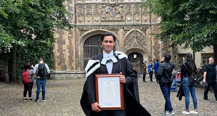 جنید صفدر کی جعلی ڈگری پر جعلی گرفتاری کی جھوٹی خبر