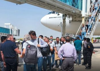 17 سال بعد انگلش کرکٹ ٹیم پاکستانی سرزمین پر