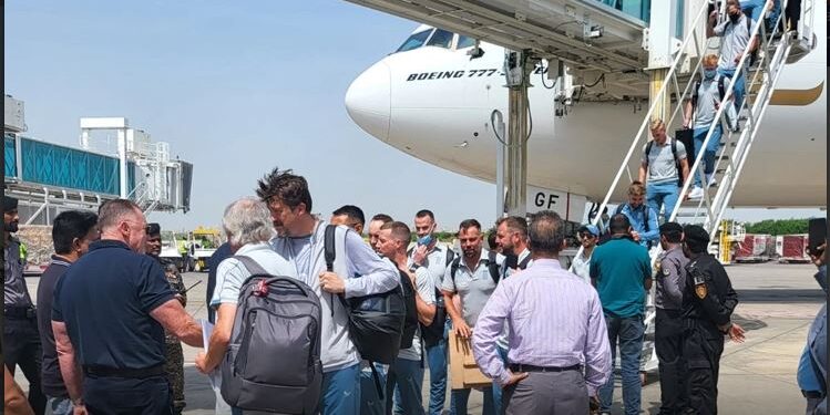 17 سال بعد انگلش کرکٹ ٹیم پاکستانی سرزمین پر