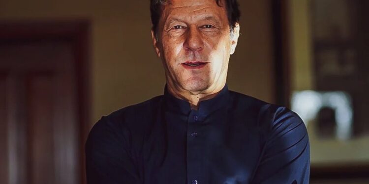 شہباز شریف آئین کے مطابق نئے آرمی چیف کا تقرر کریں گے، خواجہ آصف