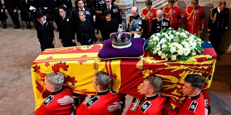 ملکہ برطانیہ کی آخری رسومات