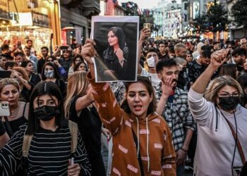 لڑکی کی ہلاکت پر ایران میں مظاہرے پھیل گئے