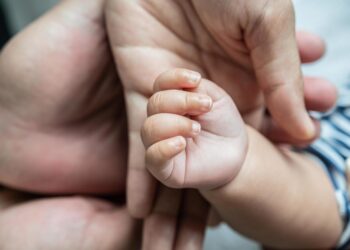 خاتون کے بیک وقت پیدا ہوئے 6 بچوں کا انتقال