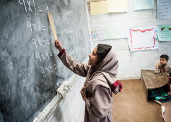 نجی اسکولز میں زبردستی یونیفارم، کتابیں اور اسٹیشنری بیچنا غیر قانونی