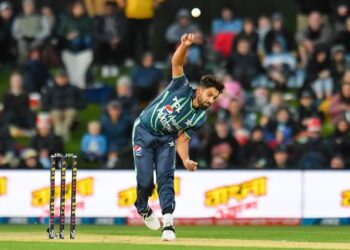 نیوزی لینڈ کے خلاف جیت اور  بابر کا لاٹھی چارج