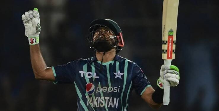 نیوزی لینڈ کے خلاف جیت اور  بابر کا لاٹھی چارج