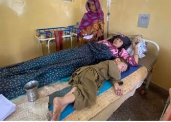 سیلاب متاثرہ حاملہ خواتین دوائیوں کی منتظر