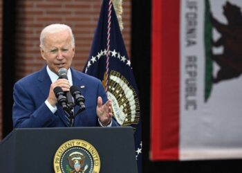 پاکستانی ایٹمی پروگرام کو ” بے قاعدہ ” کہنے کا امریکی صدر کا متنازعہ بیان