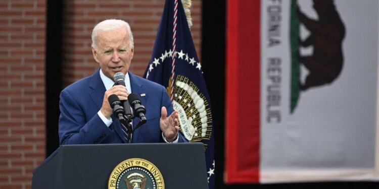 پاکستانی ایٹمی پروگرام کو ” بے قاعدہ ” کہنے کا امریکی صدر کا متنازعہ بیان