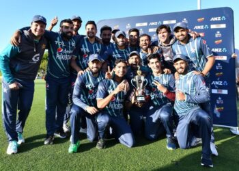 نواز پھر چھا گئے، فائنل پاکستان کا