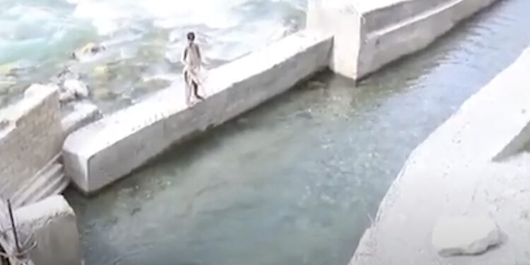 گلگت : عوام آلودہ پانی سے عبادت کرنے پرکیوں مجبور ؟