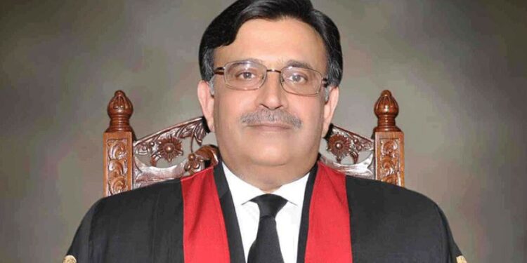 تاحیات نااہلی کی شق  62 ون ایف کالا قانون ہے، چیف جسٹس