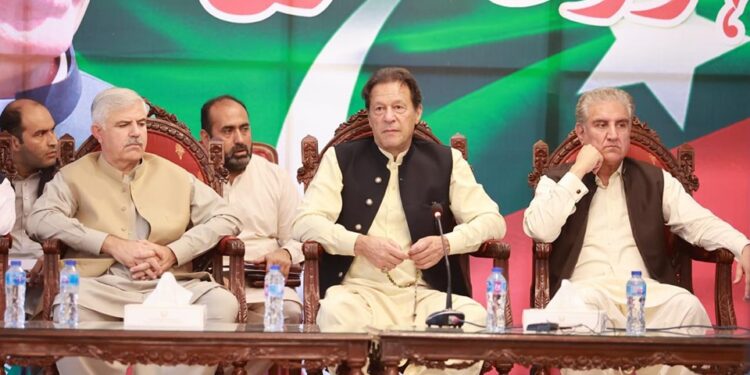 عمران خان عدالت آکر وضاحت کریں، سپریم کورٹ