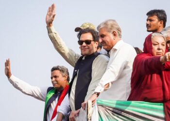 توہین عدالت کیس:  عمران خان کا سپریم کورٹ کو کسی بھی یقین دہانی سے اظہار لاعلمی