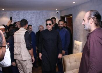 عمران خان کا  آڈیو لیک کی تحقیقات کیلئے سپریم کورٹ سے رجوع