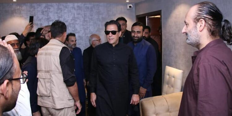 عمران خان کا  آڈیو لیک کی تحقیقات کیلئے سپریم کورٹ سے رجوع