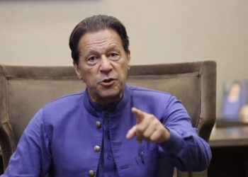 عمران خان نے نااہلی کے فیصلے کو چیلنج کردیا