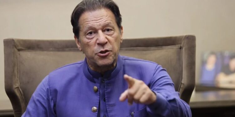 عمران خان نے نااہلی کے فیصلے کو چیلنج کردیا