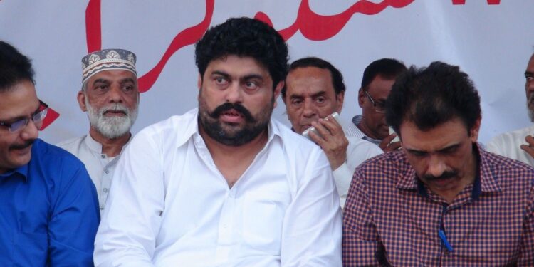 کامران ٹیسوری ہی کیوں؟