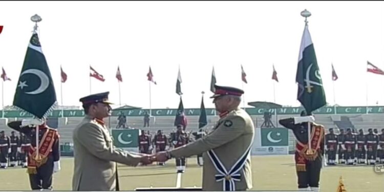 جنرل عاصم منیر نے آرمی چیف کی ذمے داری سنبھال لی