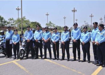 اسلام آباد پولیس اہلکار باڈی کیمروں سے آراستہ