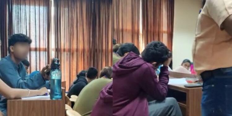 مسلم طالب علم کو ” دہشت گرد ” کہنے والا پروفیسر معطل