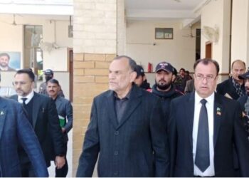 سندھ پولیس اعظم سواتی کو گرفتار نہیں کرے گی