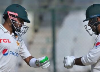 بابراعظم نے کئی ریکارڈز پاش پاش کرڈالے