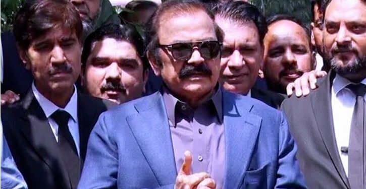 عارف علوی مذاکرات کے لیے سرگرم ہیں