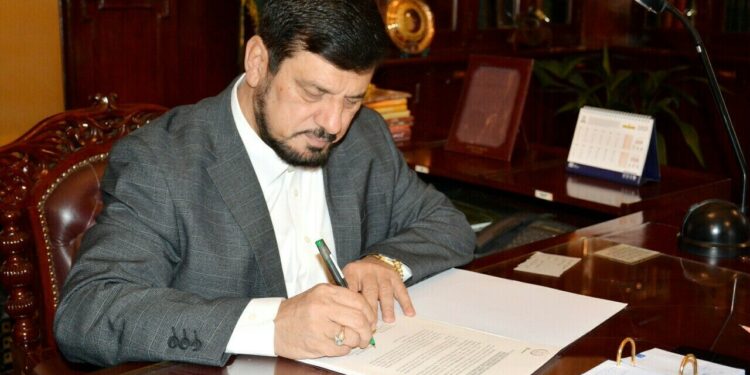 گورنر کے پی نے سمری پر دست خط کردیے