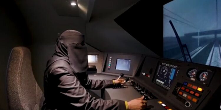 حرمین ایکسپریس اب خواتین چلائیں گی