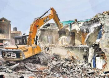 سڑک کشادہ کرنے کے نام پر تاریخی مسجد شہید