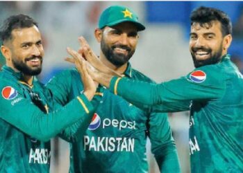 فخر زمان اِن، شاداب انجری پر  آؤٹ