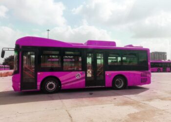 کراچی : خواتین کے لیے پنک بس سروس