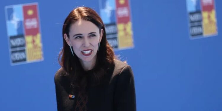 مستعفی ہونے کا اعلان